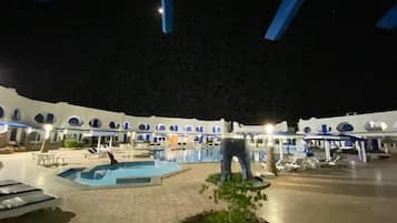 2 piscinas al aire libre
