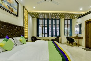 Quarto casal luxo | Escrivaninha