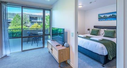 Central Apartment 111