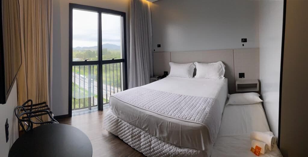 デラックス トリプルルーム ベッド (複数台) | ミニバー、セーフティボックス (室内)、防音設備、アイロン / アイロン台