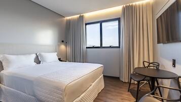 Quarto casal luxo, 1 cama de casal | Vista do quarto