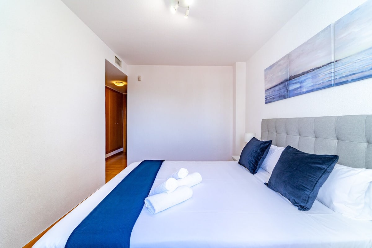 3 bedrooms, iron/ironing board, free WiFi, bed sheets