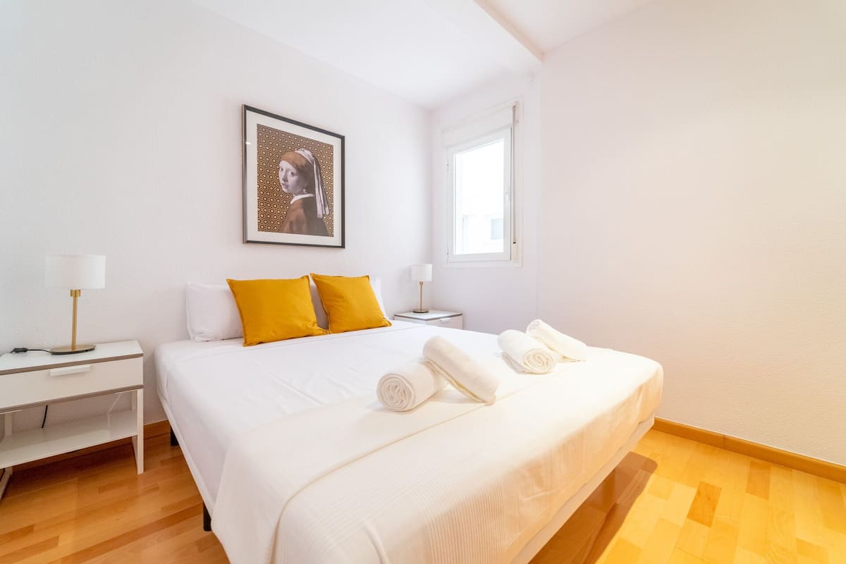 3 bedrooms, iron/ironing board, free WiFi, bed sheets