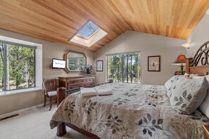 4 bedrooms, travel crib, free WiFi, bed sheets