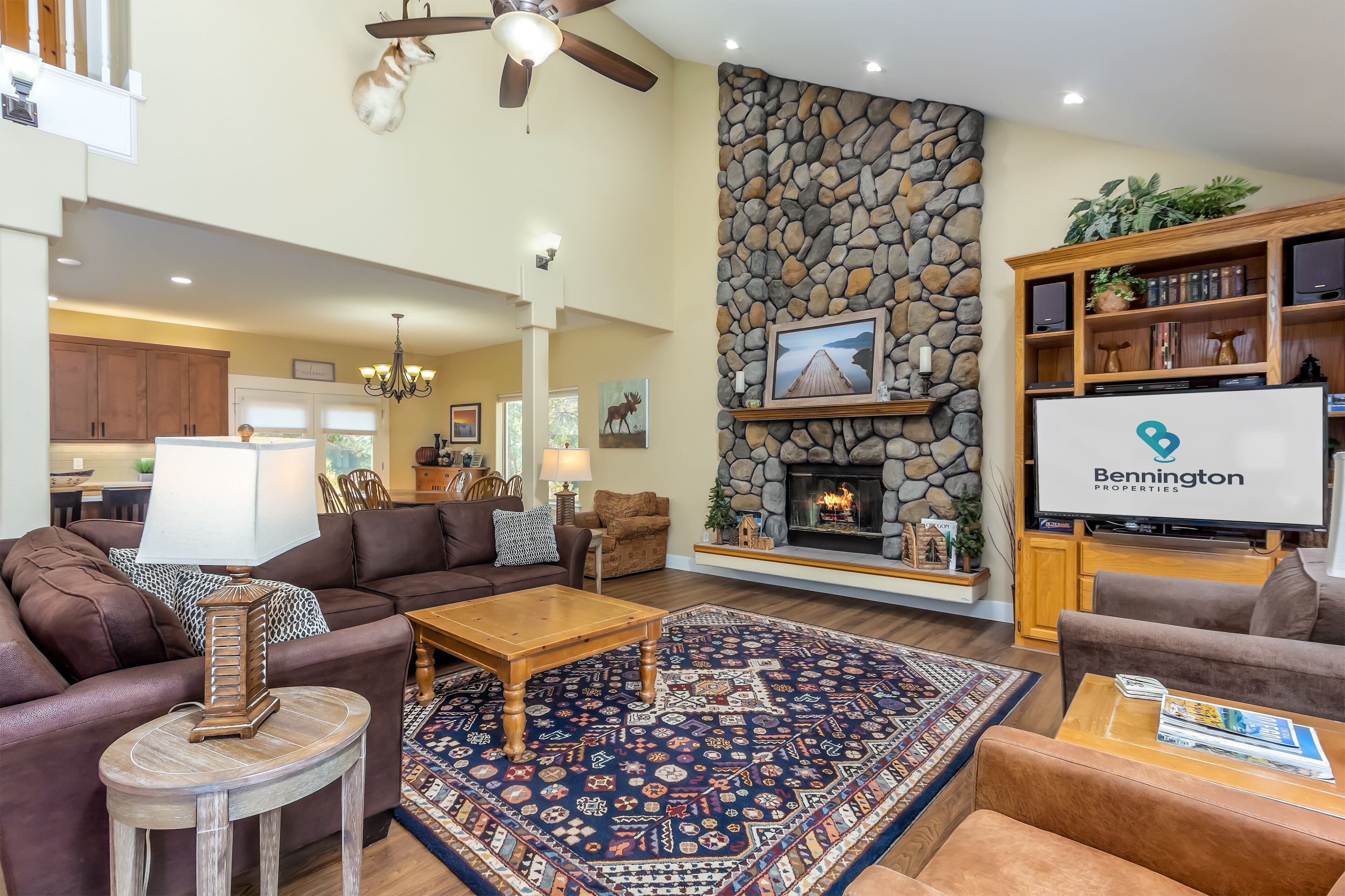 NEW! Great Home, AC, High Speed WiFi, Hot Tub-DIXI02