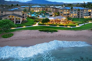 Exterior - G407 - Corner Penthouse Balcony Ocean Views, AC, Pool, Spa - Steps from Beach! (Kapaa)