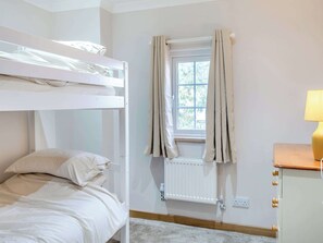 3 bedrooms, free WiFi, bed sheets