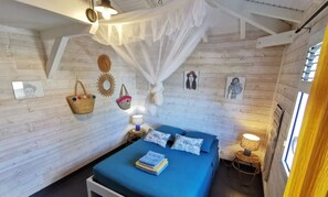 3 slaapkamers, een strijkplank/strijkijzer, gratis wifi, beddengoed