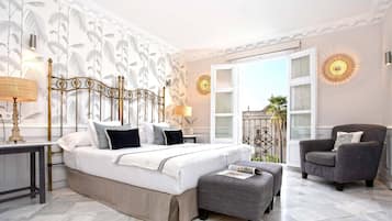 4 habitaciones, tabla de planchar con plancha, wifi y ropa de cama