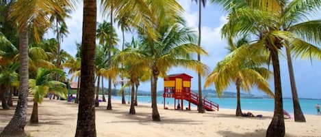Beach nearby, sun loungers, beach towels