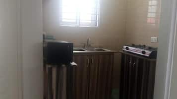 Rumah | Dapur pribadi | Lemari es, microwave, ketel listrik, dan pemanggang roti