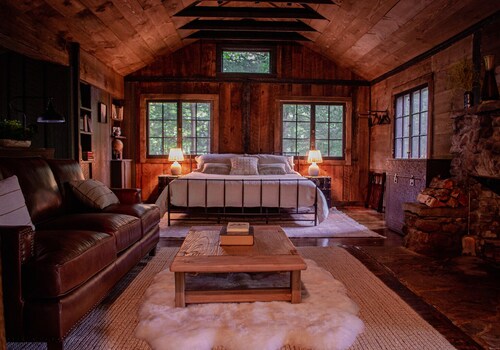 Vanderkamp NY – Langston Lodge Romantic Lakeview Hideaway on 850 Acres