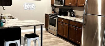 Butterfly Park Retreat #1 - Centrally located to Decorah's Top Attractions!