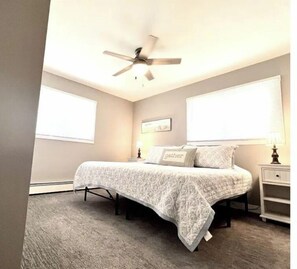 2 habitaciones, tabla de planchar con plancha, cuna de viaje y wifi 