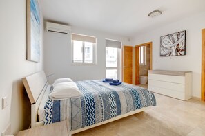 2 Schlafzimmer, Bügeleisen/Bügelbrett