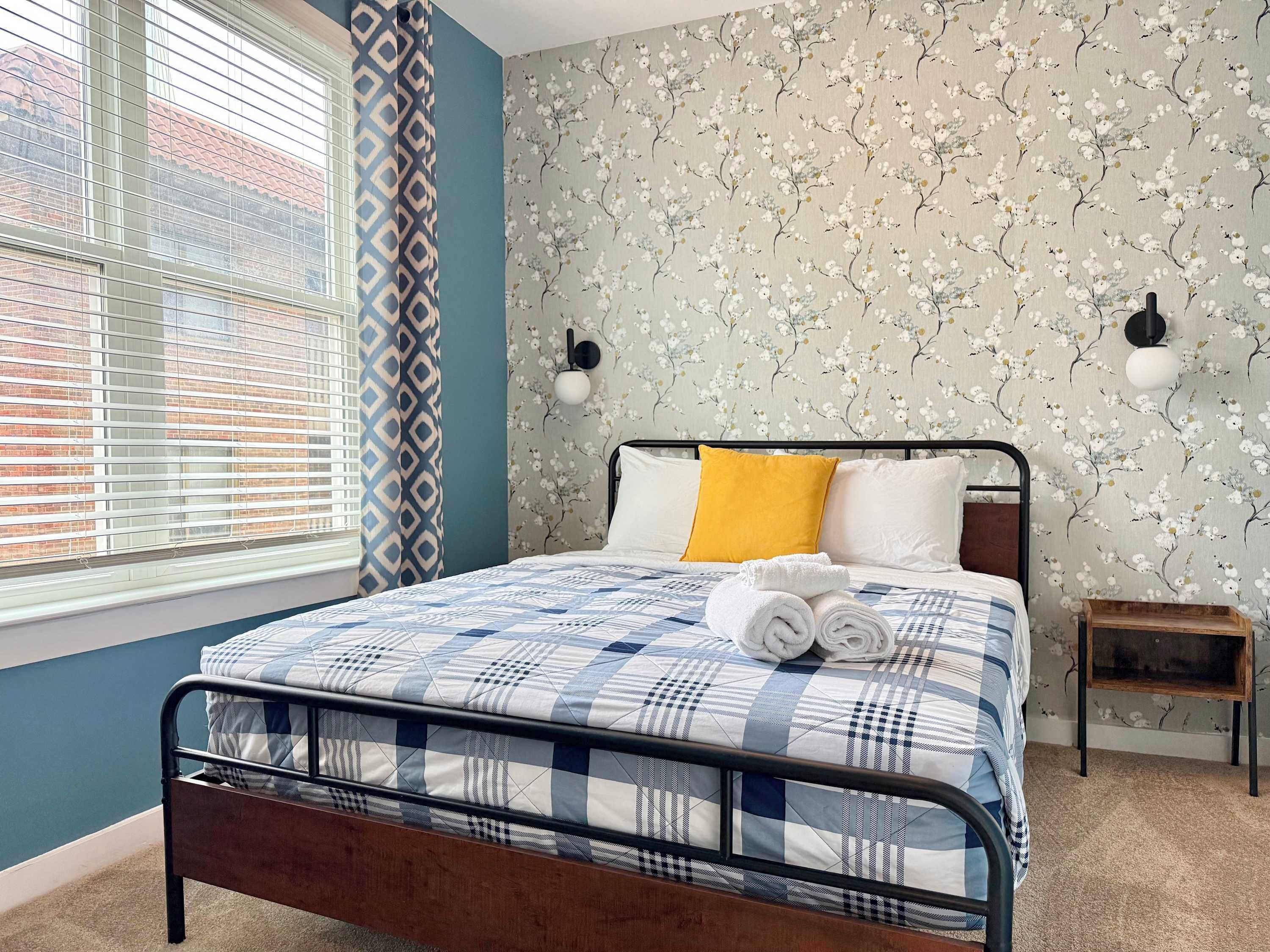 4 多间卧室、熨斗/熨衣板、WiFi、床单