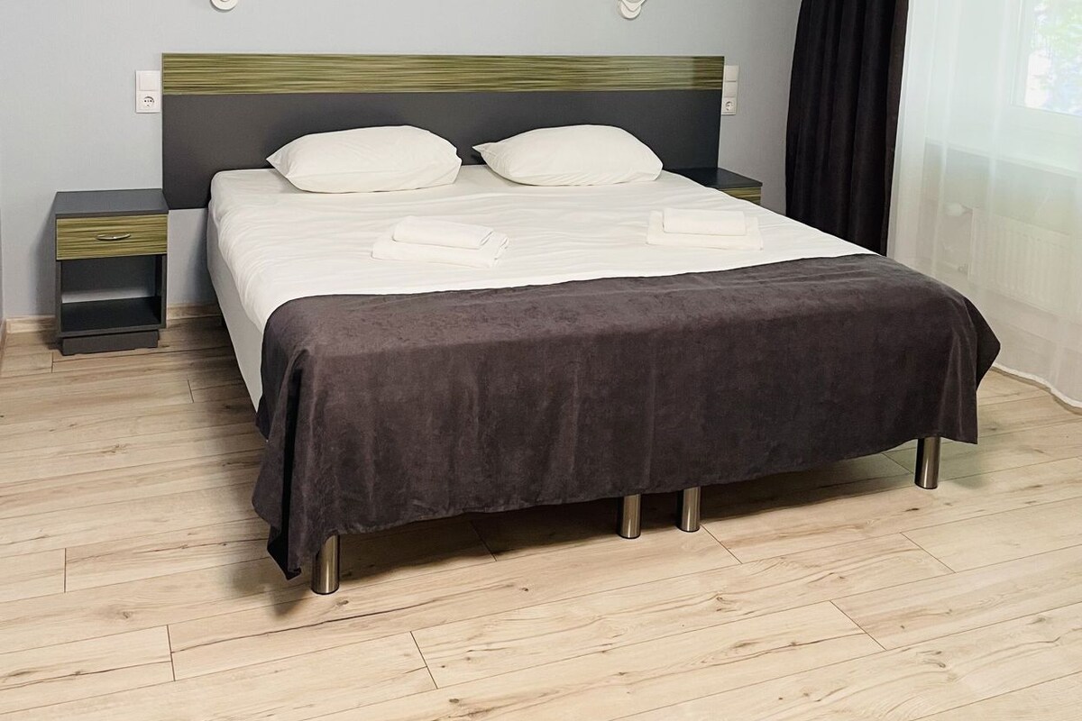 Desk, WiFi (free), bed sheets