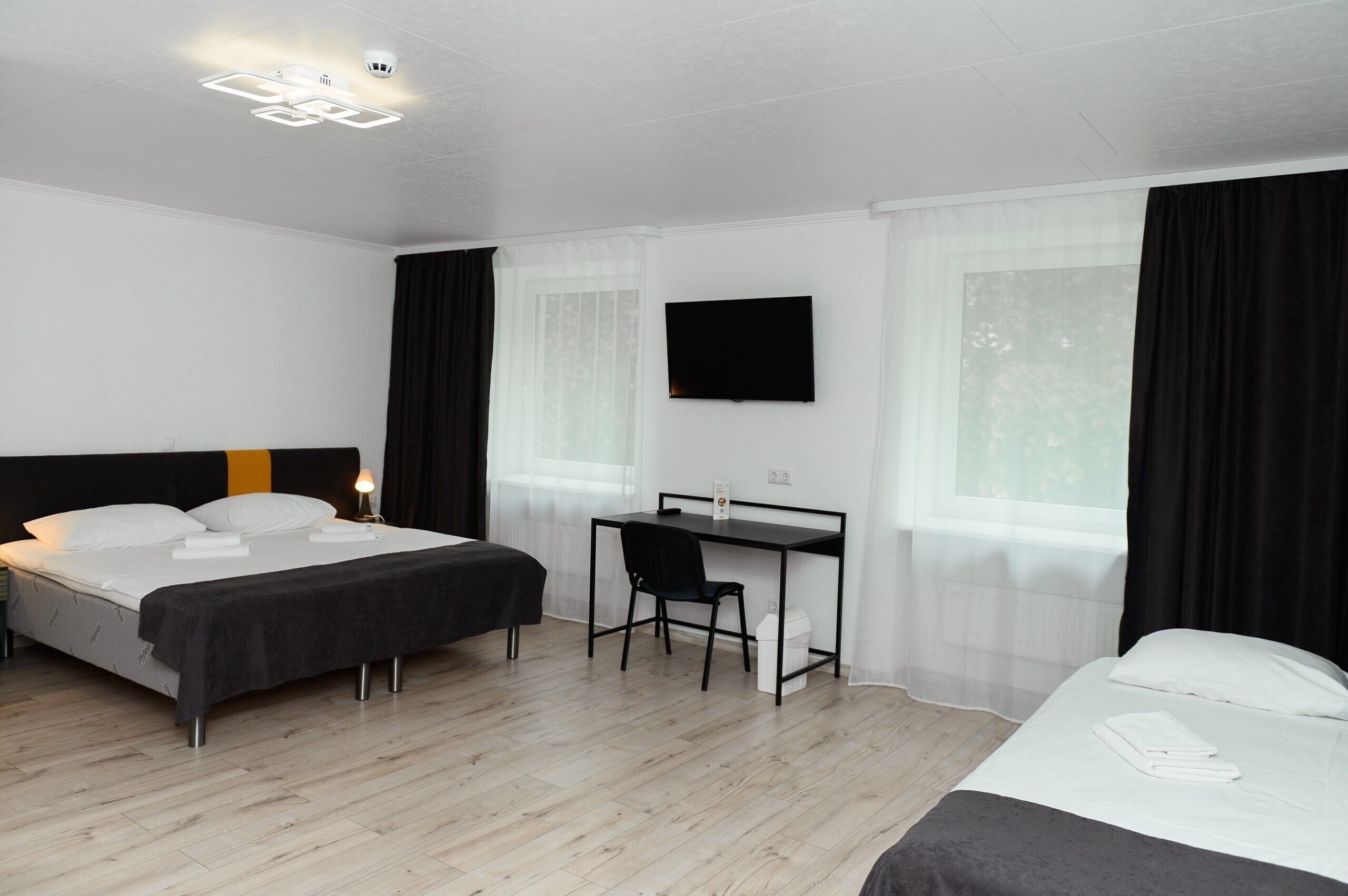 家庭房 | 办公桌、免费 WiFi、床单