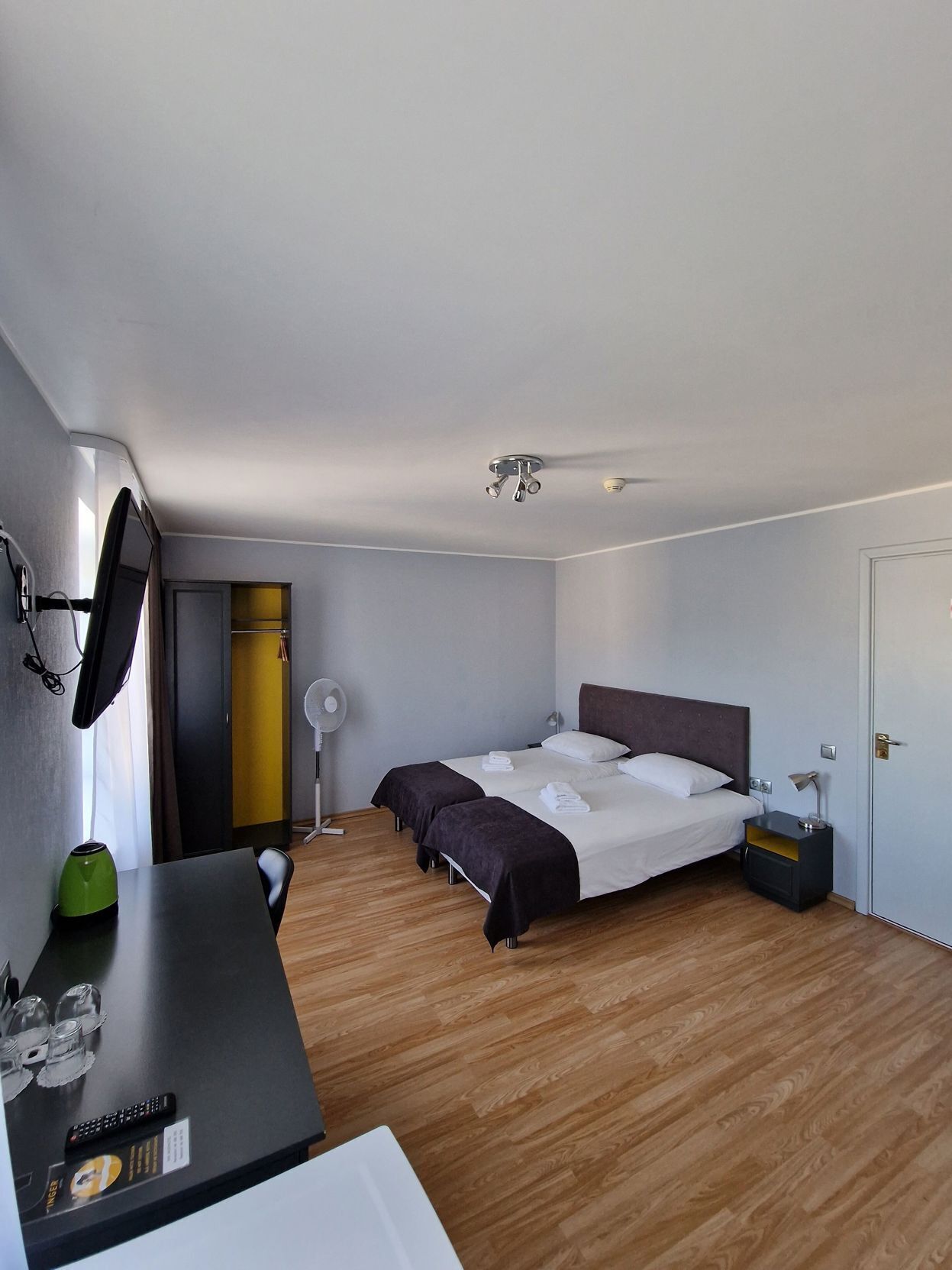 Desk, free WiFi, bed sheets