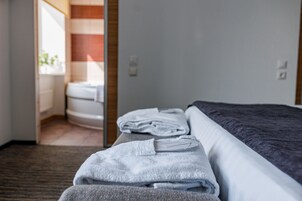 Suite Confort, sauna | Escritorio, wifi gratis, ropa de cama