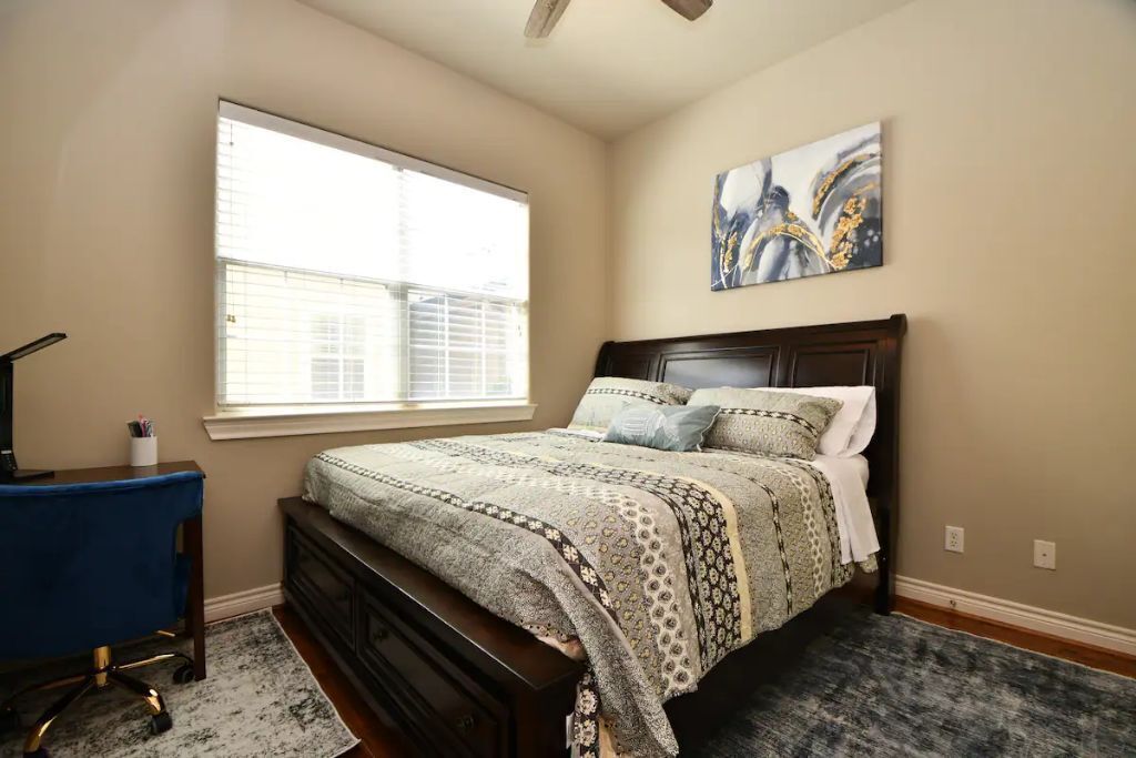 Bedford Falls near NRG, Texas Medical Center, Museums, Zoo, Rice University