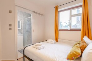 บ้านพักเบสิก, หลายเตียง | 3 ห้องนอน, Wi-Fi, ผ้าปูที่นอน
