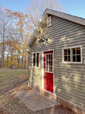 Exterior - Pictured Rocks Bungalow (Munising)