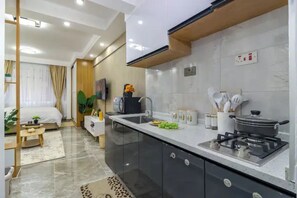 冰箱、微波炉、烤箱、茶具/咖啡用具