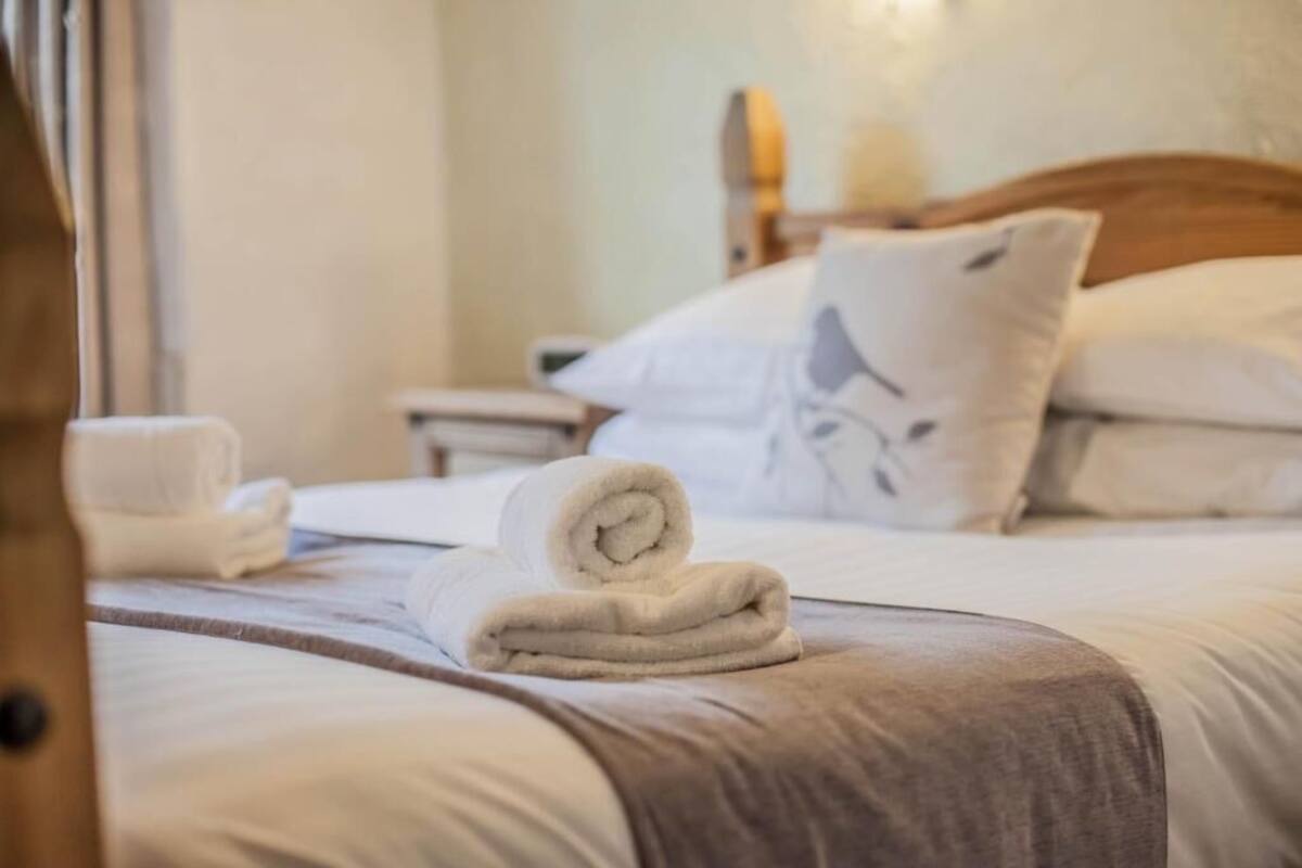 Hypo-allergenic bedding, bed sheets