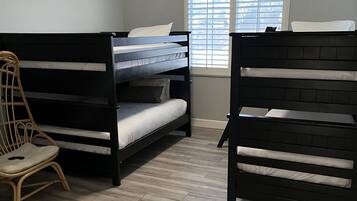 3 habitaciones, tabla de planchar con plancha y wifi gratis