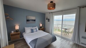 Habitación exclusiva doble | Escritorio y espacio para trabajar con un portátil