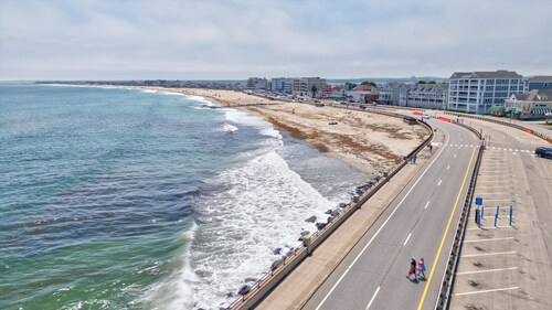 * *Oceanfront | Hampton Beach | Pet Friendly* *