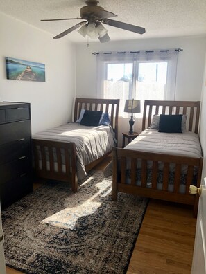 3 bedrooms, WiFi, bed sheets - Beautiful beach home (Point Pleasant Beach)