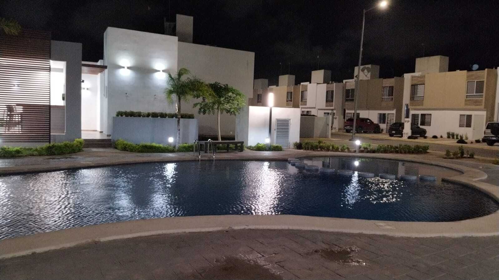 Piscine extérieure, piscine chauffée