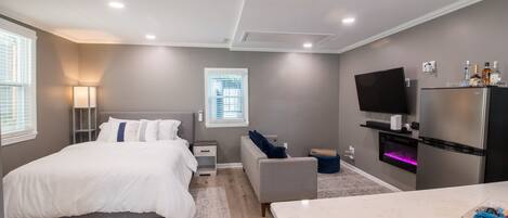 1 bedroom, iron/ironing board, free WiFi, bed sheets