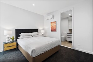 2 quartos, ferros/tábuas de passar roupa, Wi-Fi, roupa de cama