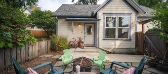 #StayInMyDistrict Lake Oswego Honey Bee Cottage