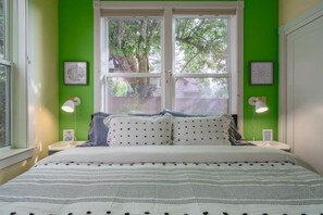 1 bedroom, iron/ironing board, travel cot, WiFi