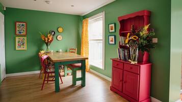 Superior Apartment, Private Bathroom | Dining