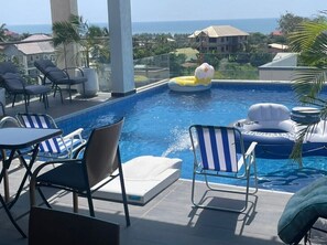 Outdoor pool - Fully Furnished Luxury 2 BR Apartment (Bortianor, Oshiyie)