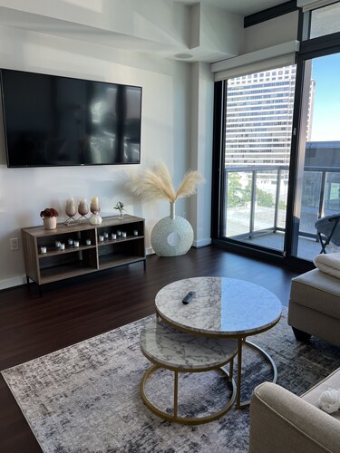 LUXURY CONDO IN THE HEART OF BUCKHEAD