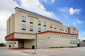 Exterior - Best Western Plus Executive Residency Carlsbad Hotel (Carlsbad)