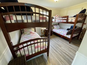 3 bedrooms, travel cot, WiFi, bed sheets
