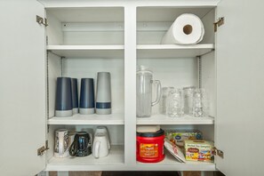 Kaffe og/eller kaffemaskine