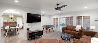 Cozy Remodel, Diving Pool & Hot tub, Great Location Near Entertainment!