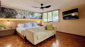 3 bedrooms, desk, iron/ironing board, WiFi