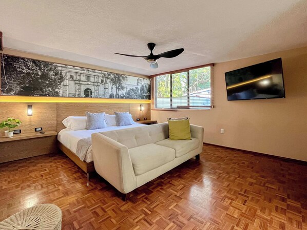 3 habitaciones, escritorio, tabla de planchar con plancha y wifi 