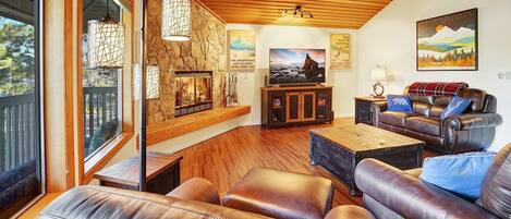 Smart TV, fireplace, Netflix, streaming services