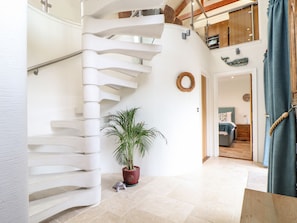Cottage | Interior