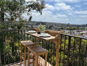 Outdoor dining - Romantic Getaway w/ Stunning Views and Close to Everything! (San Diego)